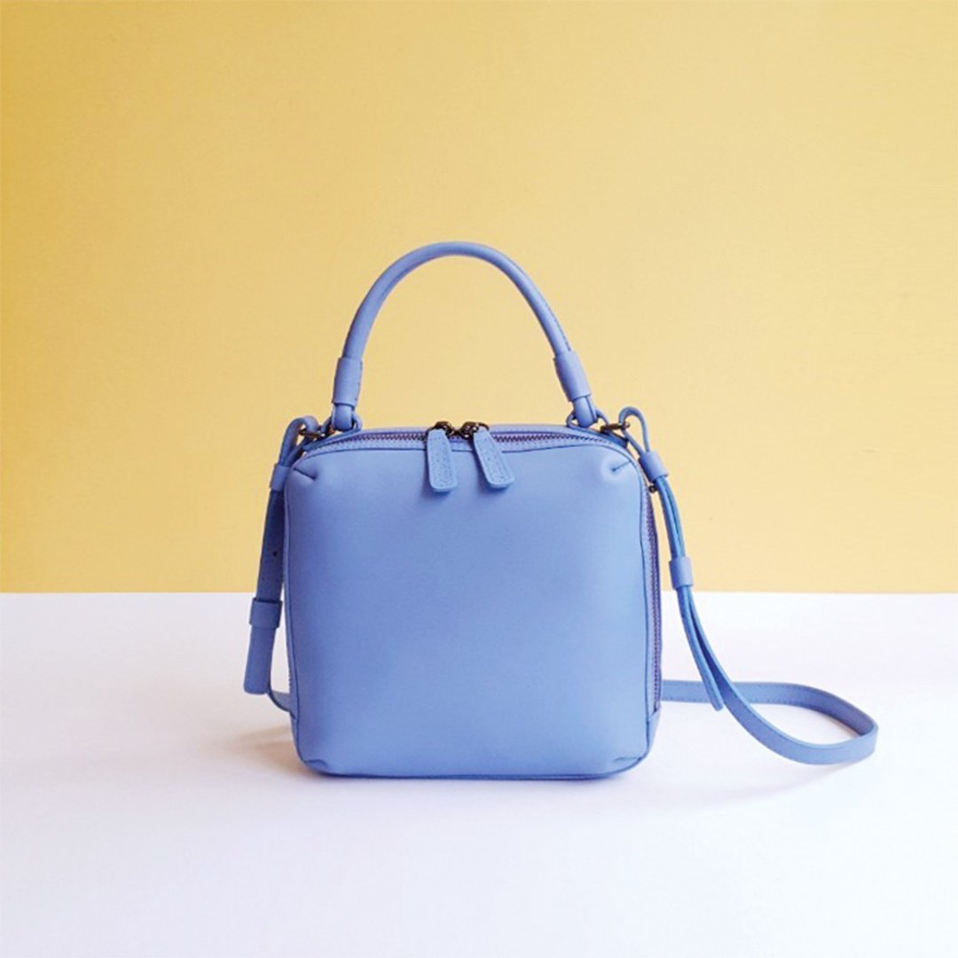 Audrey Leather Box Bag in Blue - 侧背包/斜挎包 - 真皮 蓝色