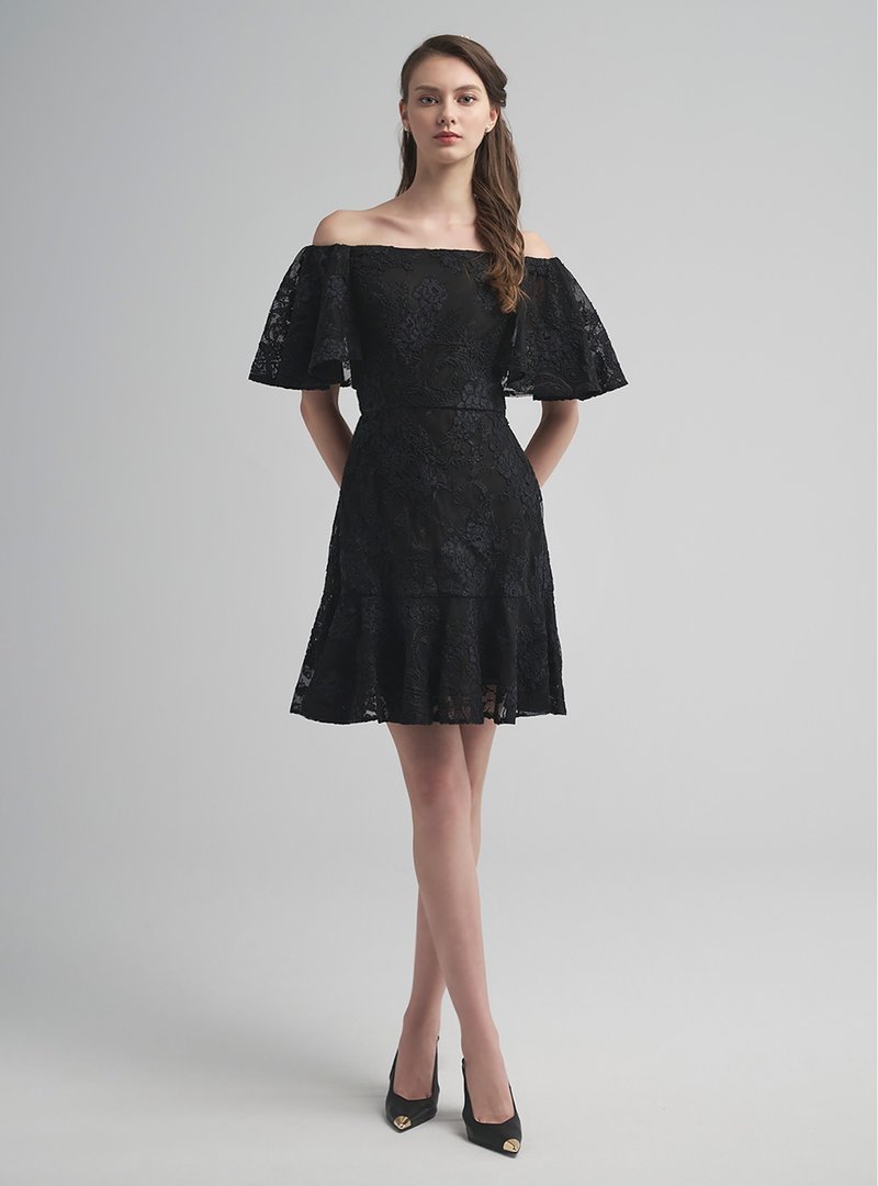 Atropos平口蕾丝洋装 - 洋装/连衣裙 - 其他人造纤维 