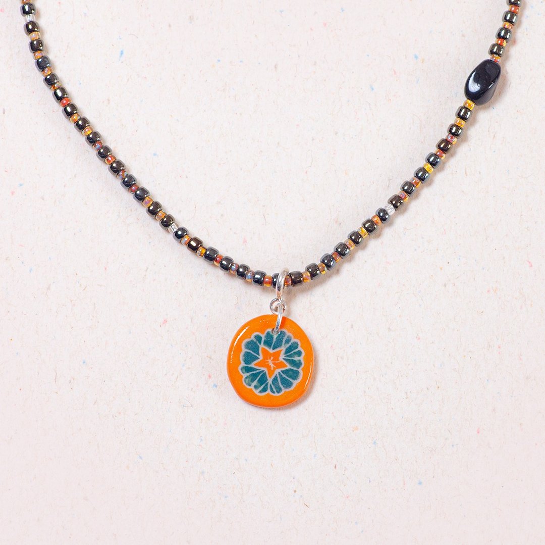 陶瓷x玻璃 花团锦簇瓷坠玻璃珠项链 Ceramic and Glass Necklace - 项链 - 玻璃 橘色