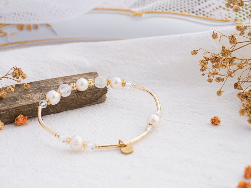 初雪童话・独一无二天然石水晶设计手链・14K包金 - 手链/手环 - 水晶 白色