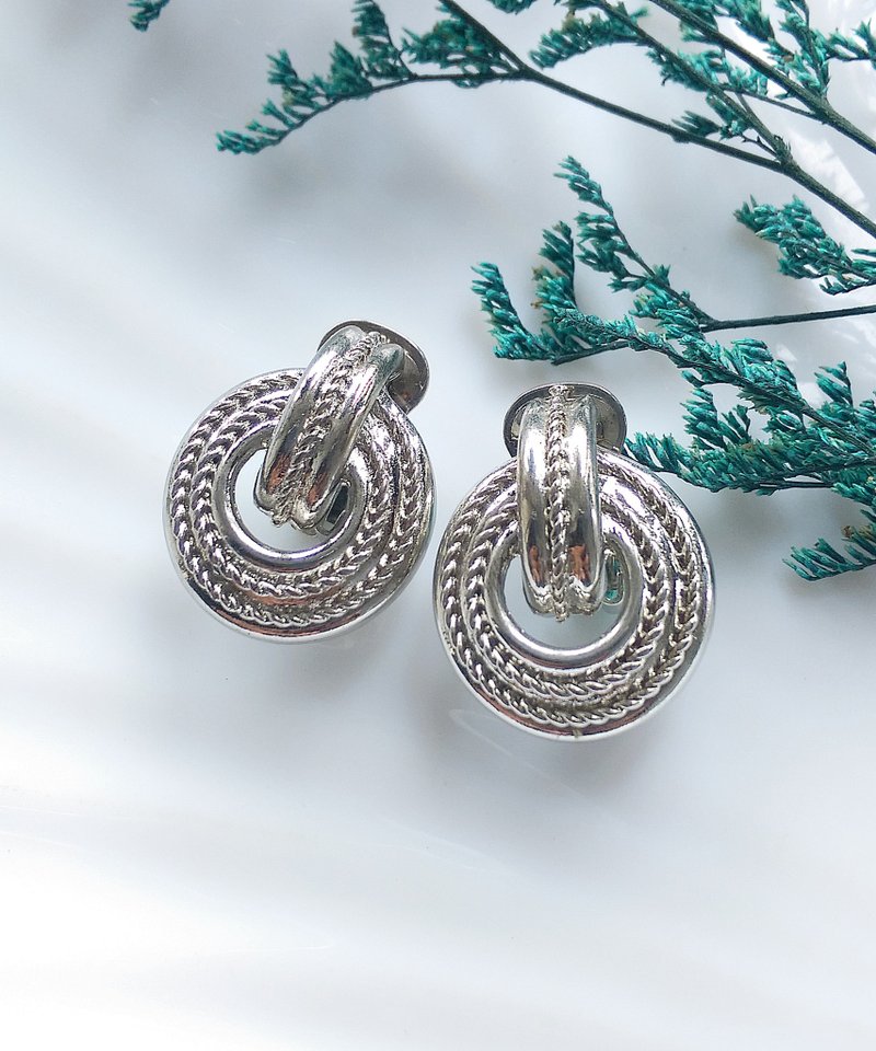 Vintage Jewelry 西洋古董饰品 KERISSA 银色调 门环圈 夹式耳环 - 耳环/耳夹 - 其他材质 金色