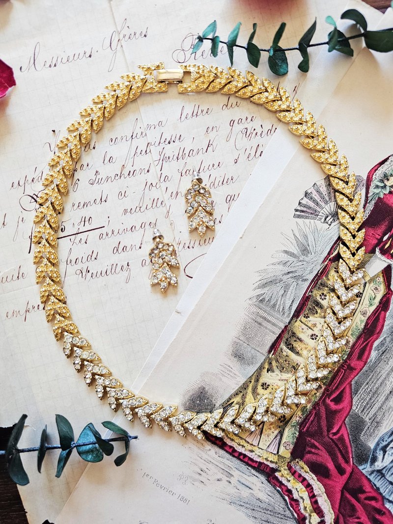 现货在台 - 镀金月桂叶莱茵石项链耳针套组【美国老件时尚珠宝 - 项链 - 其他金属 金色