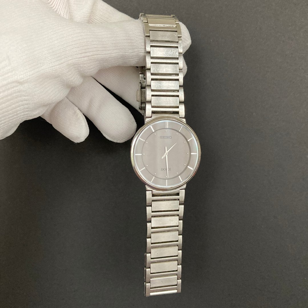 SEIKO dolce 银灰圆形超薄表壳 圈状压纹表盘 不锈钢表带 石英表 - 男表/中性表 - 其他金属 银色
