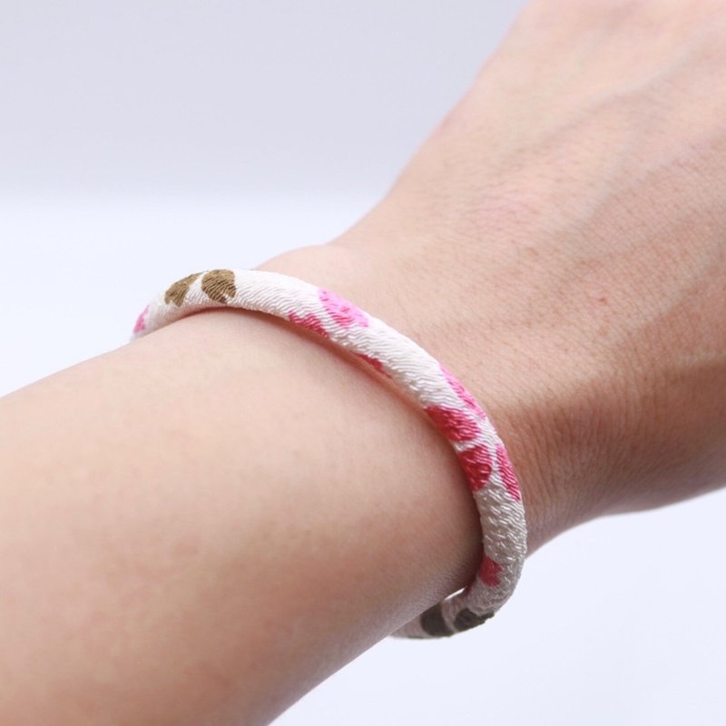 日本制手作 白×粉色和风缩缅细款手环 - 手链/手环 - 棉．麻 粉红色