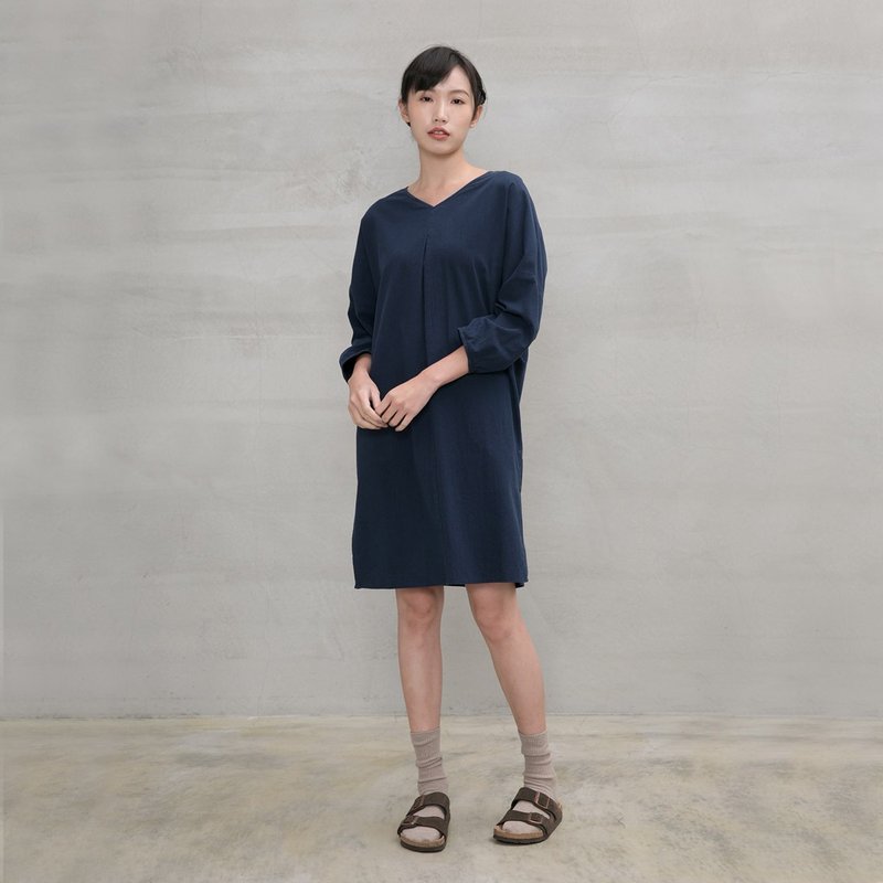沉净心灵V领洋装  Laundry Day V-neck Dress D162 - 洋装/连衣裙 - 棉．麻 多色
