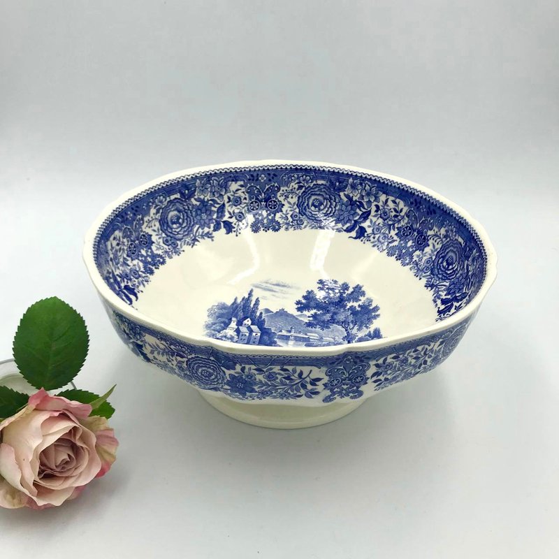 Villeroy 和 Boch 蓝色 Burgenland 沙拉碗在凸起的脚上 - 碗 - 瓷 蓝色
