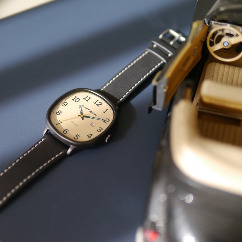 快速出货|| Hush Puppies 美式经典皮革手表(HP3878)-黑壳x象牙 - 男表/中性表 - 不锈钢 咖啡色