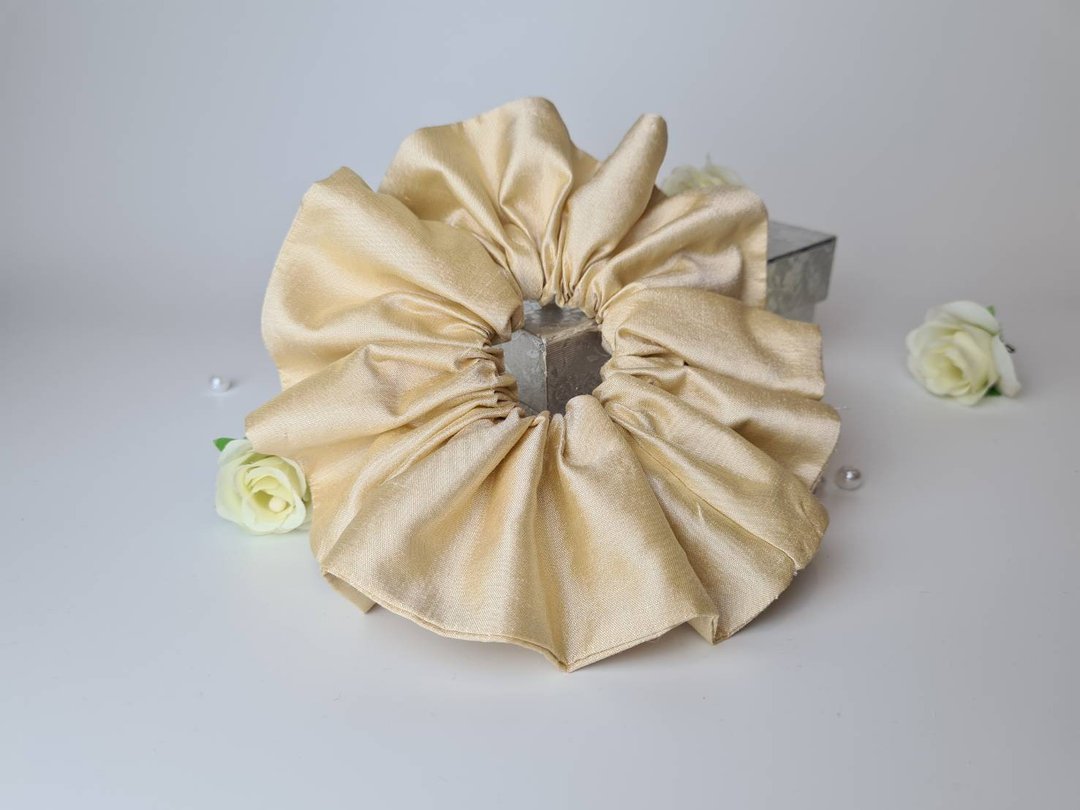 Pure Thai silk scrunchies (Bright yellow) - 发饰 - 丝．绢 黄色