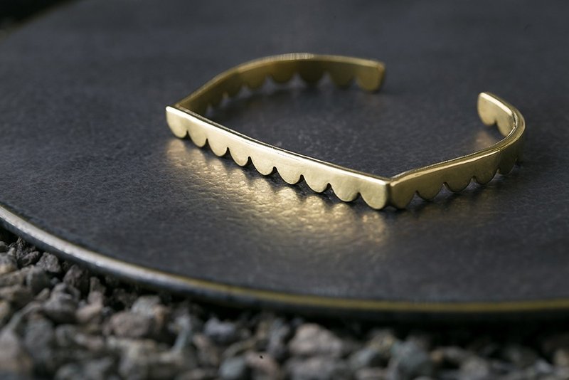 Misstache 胡子小姐 黄铜手环 Brass Bangle Adjustable - 手链/手环 - 铜/黄铜 金色