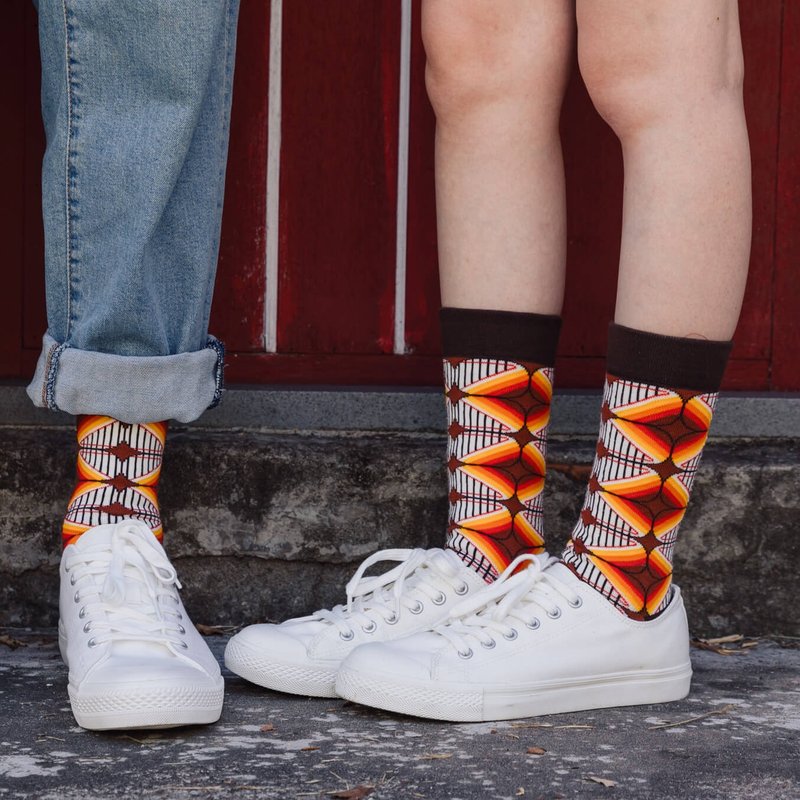 【锦源兴】楼梯无痕中长袜 l 袜子 台湾制 运动 健身 印花 - 袜子 - 棉．麻 多色