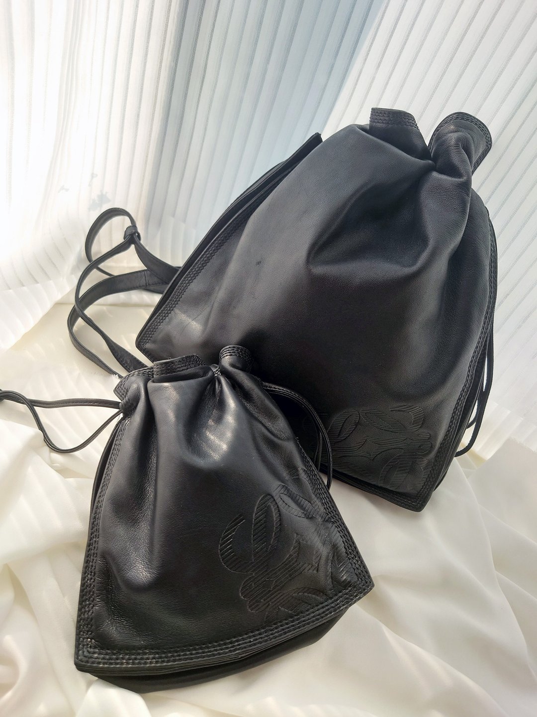 中古包 Loewe Flamenco 黑色羊皮束口袋肩背包斜挎包单肩包束绳包 - 侧背包/斜挎包 - 真皮 黑色
