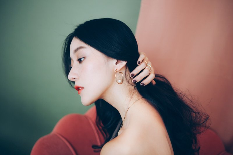 COR-DATE / 旋绕珍珠耳环 - 耳环/耳夹 - 其他材质 