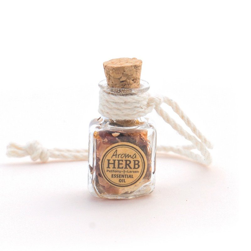 任两入 葡萄柚平和幸福 香草精油迷你扩香吊饰 -Pethany+Larsen - 香薰/精油/线香 - 精油 透明