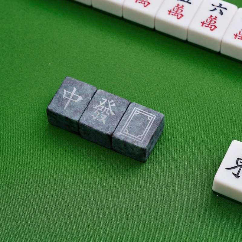 OTOP得奖作品 | 麻将醇酒玉(1入) 快速醒酒(可重复使用) 礼盒包装 - 酒杯/酒器 - 玉石 绿色