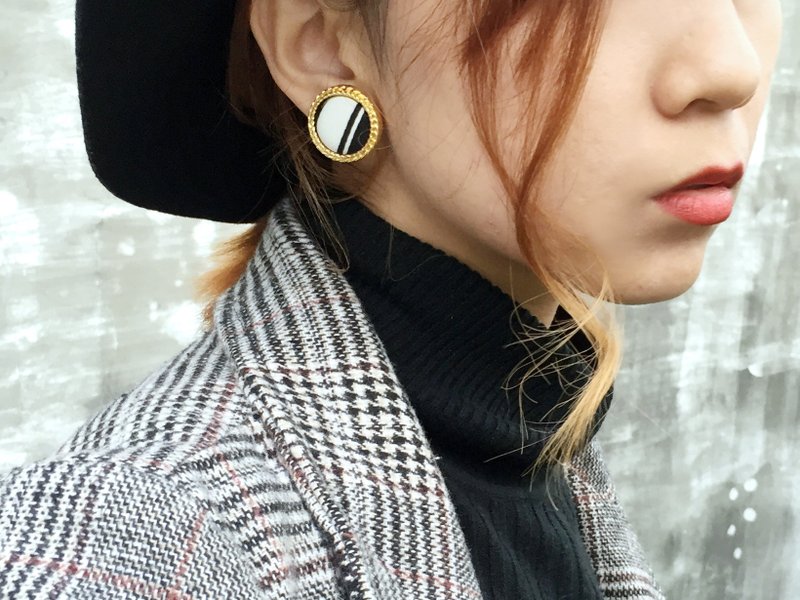 赫本的复古耳环 // 黑白斜纹 - 耳环/耳夹 - 其他材质 黑色