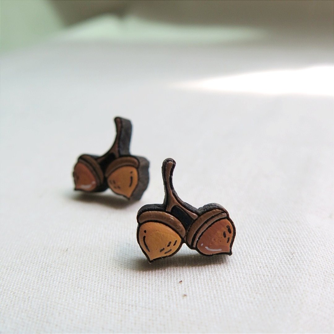 Wooden earring walnuts - 耳环/耳夹 - 木头 咖啡色