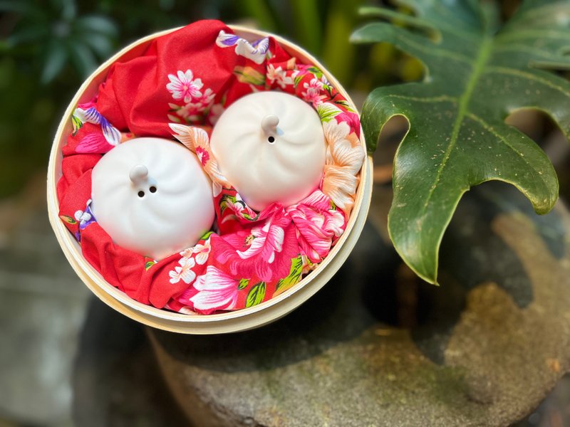 【台客蓝】小笼包调味罐2入组 **蒸笼+花布包装(颜色随机) - 调味罐/酱料瓶 - 陶 白色