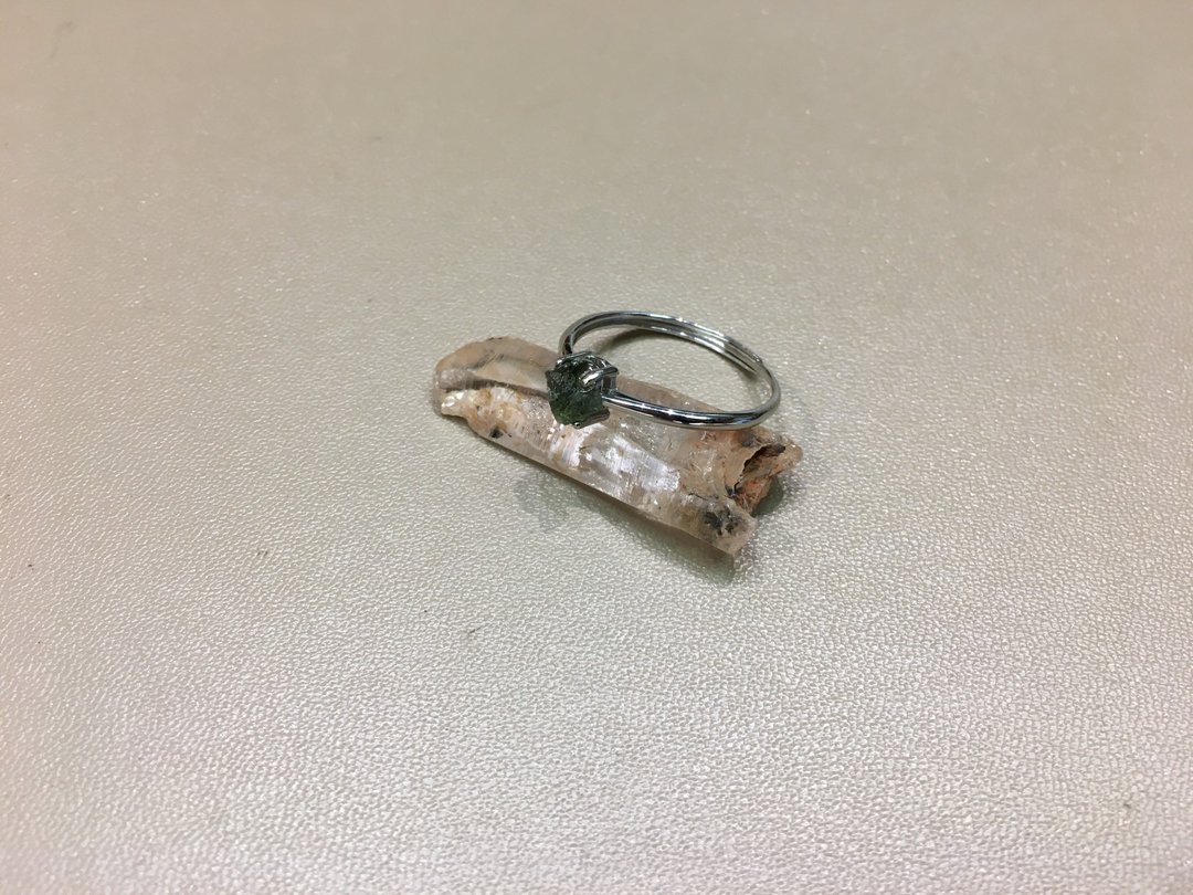 捷克陨石开口戒指 - 蕴藏极大能量 有助开心 发财及辟邪 - 戒指 - 水晶 