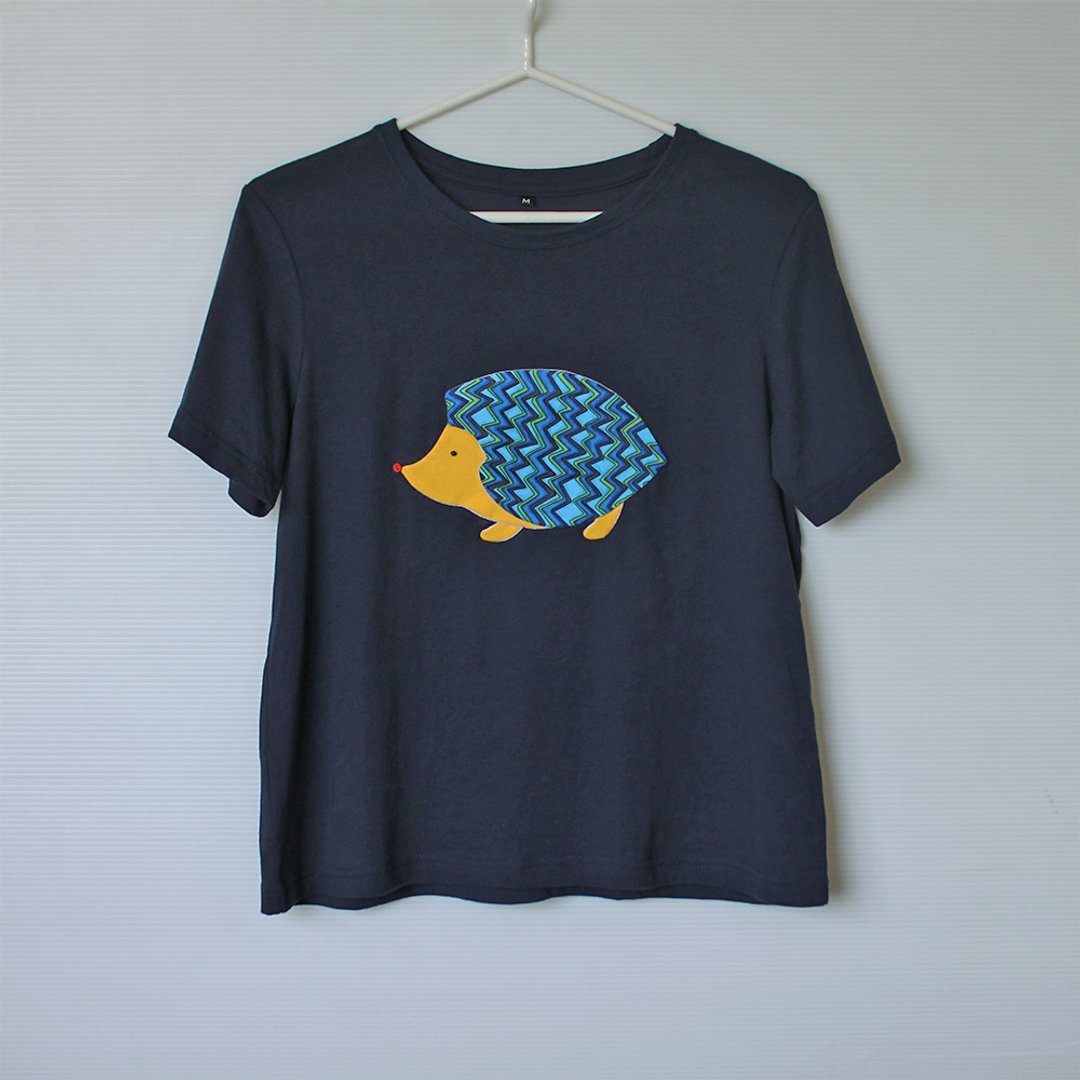 可爱小刺猬短版微宽松短袖T-shirt(深藏青色) - 女装 T 恤 - 棉 蓝色