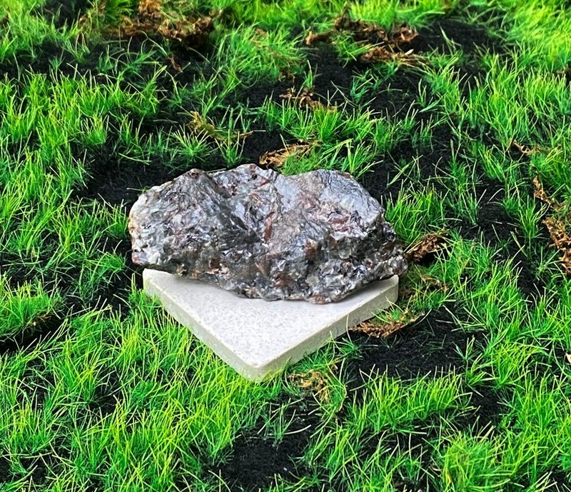 火焰石 |天然能量水晶矿石 | 增智慧 排除负能量 平缓心中杂念 - 摆饰 - 水晶 黑色