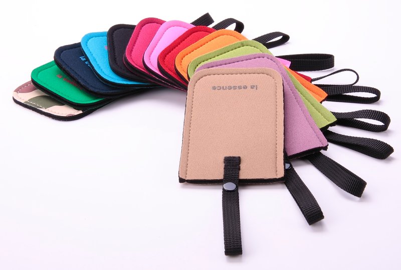 LE-213N 卡片.证件.磁卡保护套 钥匙.优游卡套~潜水衣布.台湾制造 - 证件套/卡套 - 防水材质 