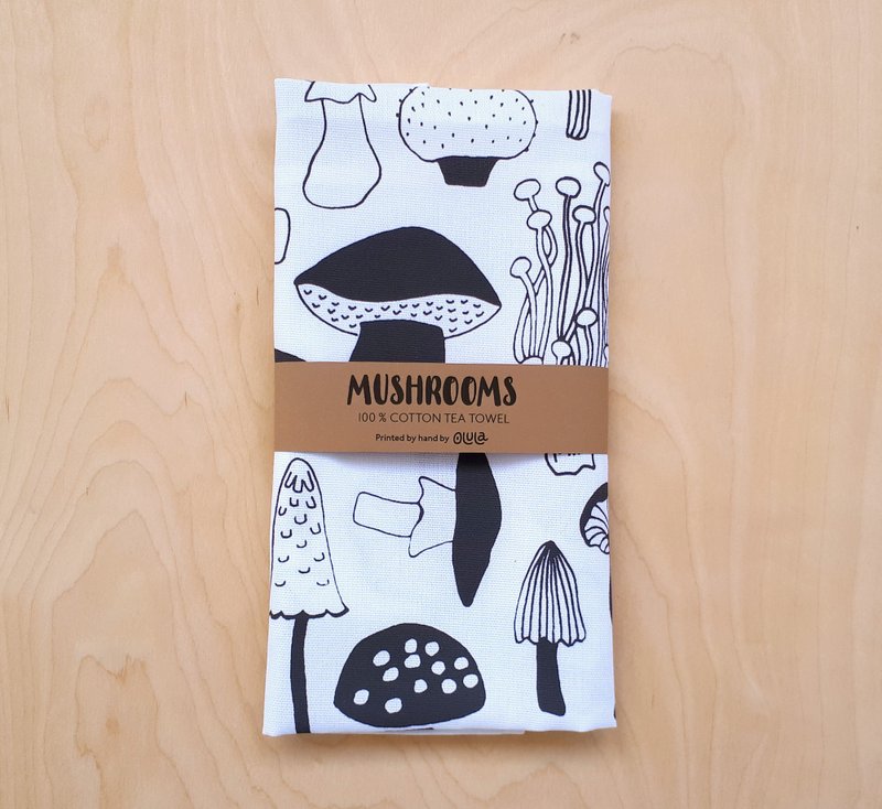 Mushrooms tea towel to cheer up your home. 100% coton, printed by hand. - 餐垫/桌巾 - 棉 白色