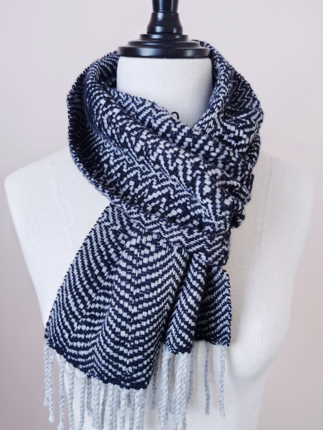 Handwoven by Carina | 手织美丽诺羊毛围巾 - 围巾/披肩 - 羊毛 蓝色