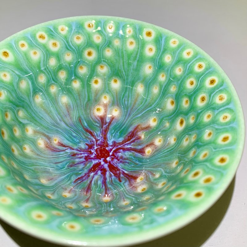 孔雀开屏饮杯 / 邱毓宁 / 莺歌烧 / A01 - 茶具/茶杯 - 瓷 多色