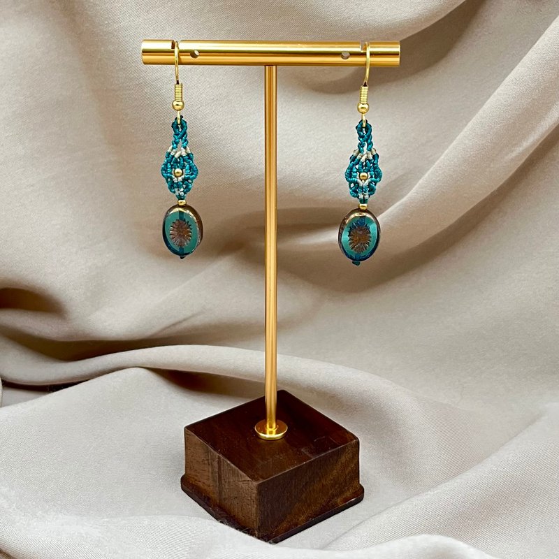 捷克花珠复古编织耳环 - 耳环/耳夹 - 玻璃 绿色