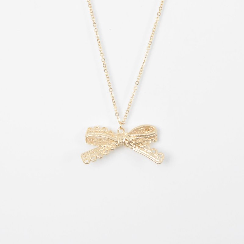 蕾丝。蝴蝶结。金 项链 Lace。Gold Bow Necklace - 颈链 - 其他金属 金色