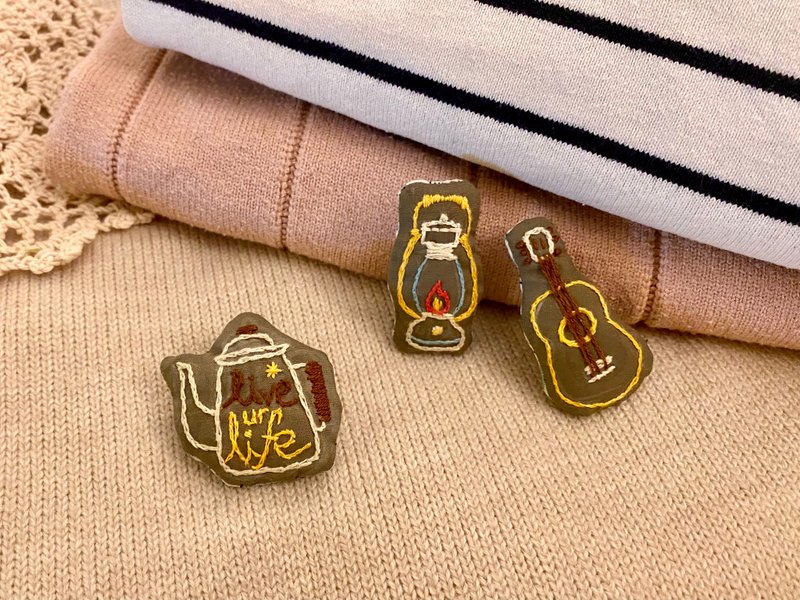 山系露营 Live your life刺绣布胸针 1套3件装 - 胸针 - 棉．麻 绿色