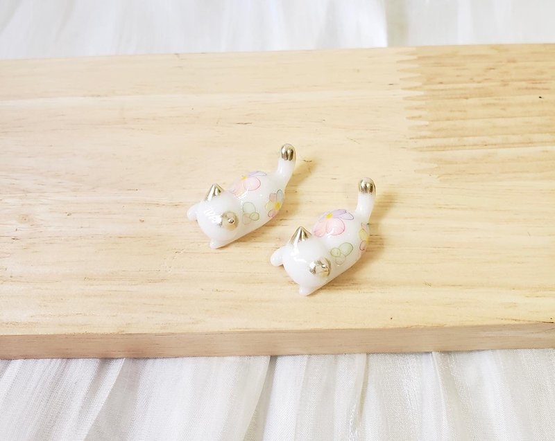扒扒猫咪耳环 - 耳环/耳夹 - 树脂 多色