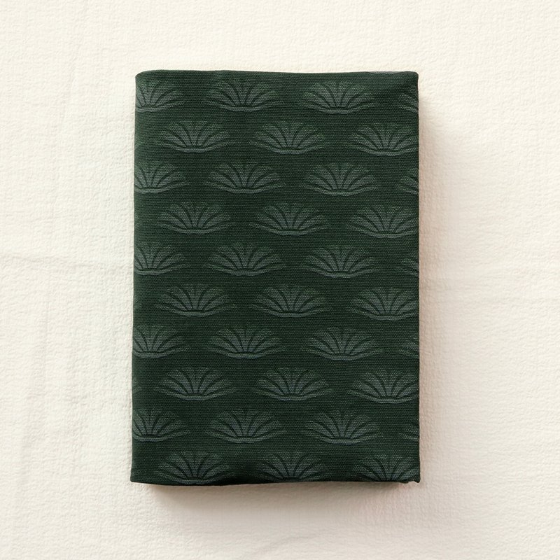 像书一样的贝壳布艺书衣 - 书衣/书套 - 棉．麻 绿色
