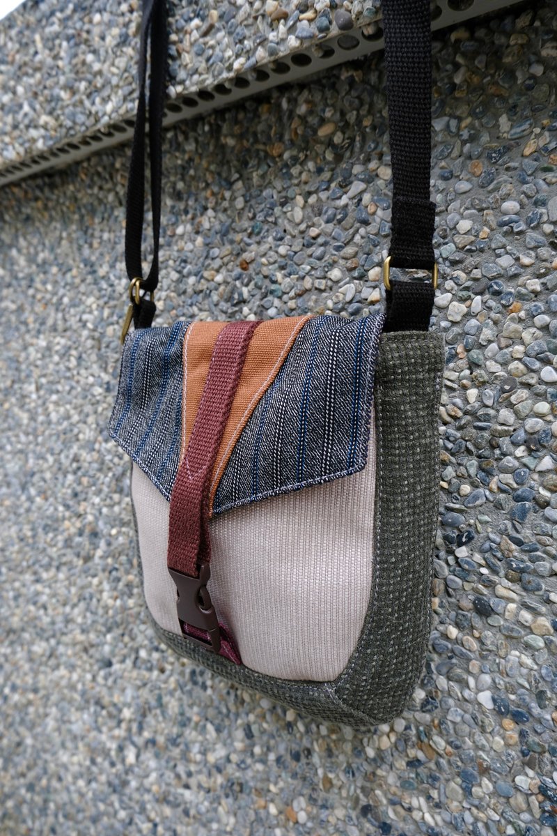 箭头小侧包_咖啡泥砖 - 侧背包/斜挎包 - 其他材质 