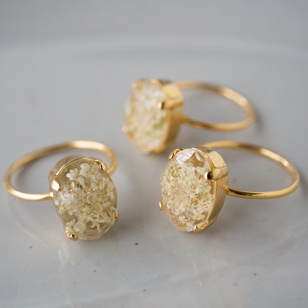 Botanical/drop ring/size 10 free size ring/lace flower - 戒指 - 树脂 白色