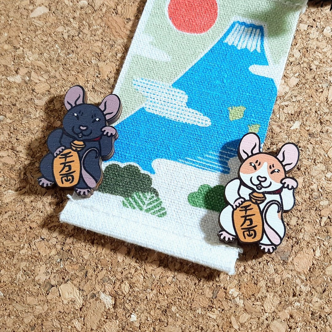 招财猫鼠木别针只有白橙 - 胸针 - 木头 白色