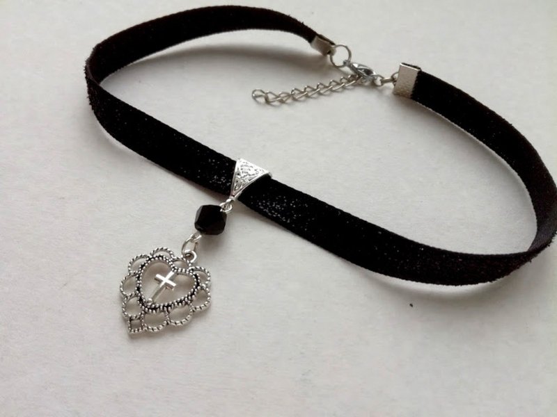Misa cross choker Misa anime earrings Black choker with silver openwork heart - 项链 - 防水材质 黑色
