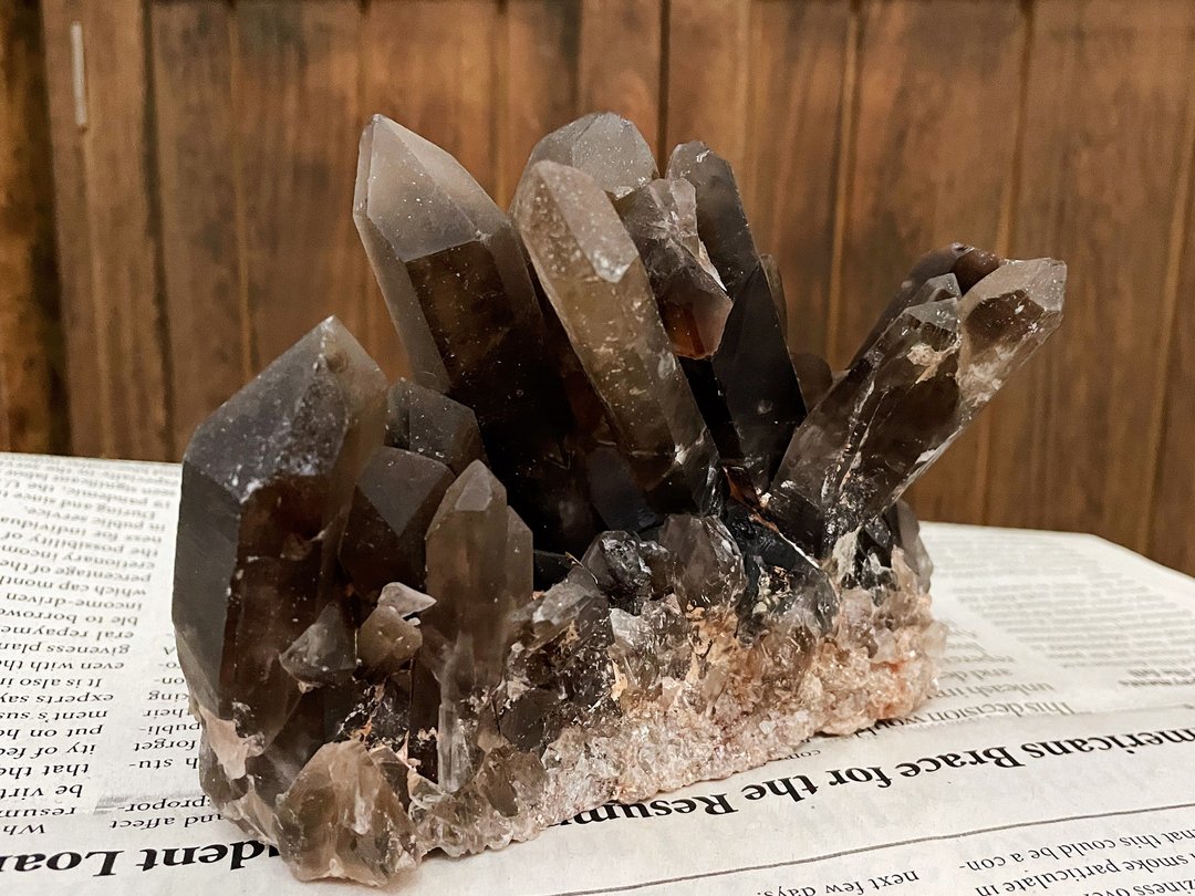 能量摆件 茶晶 原矿 晶簇 原石 扩香招财消磁石灯 - 摆饰 - 水晶 黑色