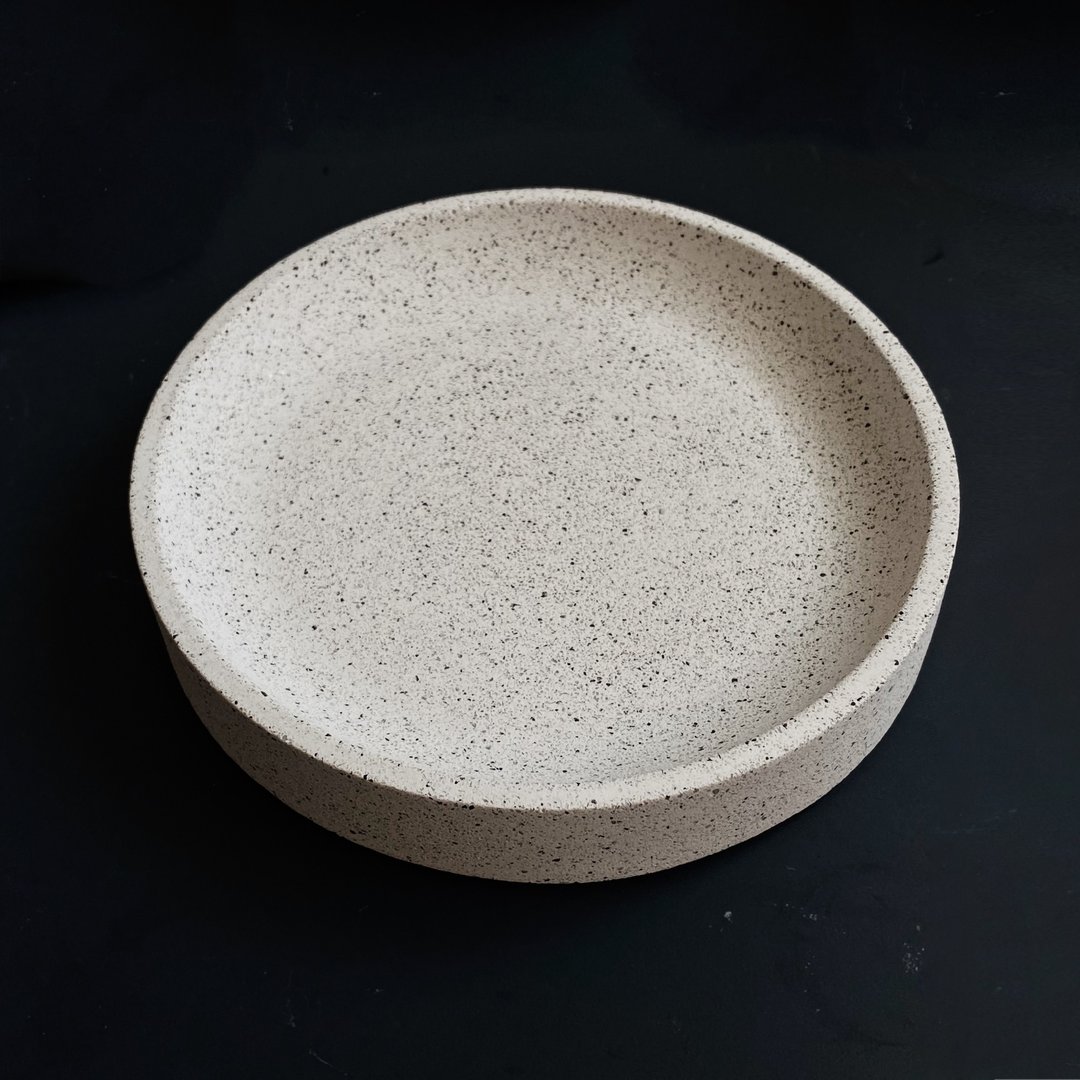 手感矿石 经典圆形饰品盘 蜡烛盘 | 生态友善 手工研磨 - 摆饰 - 石头 银色