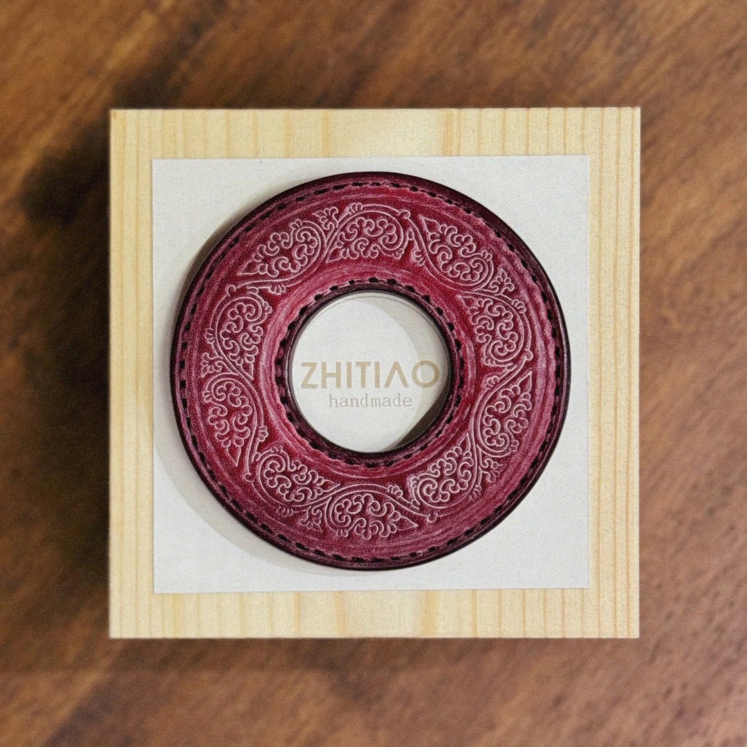 原创手工制作牛皮剑道刀镡 金银忍冬 雾蜡红 剑锷 Tsuba - 运动配件 - 真皮 红色