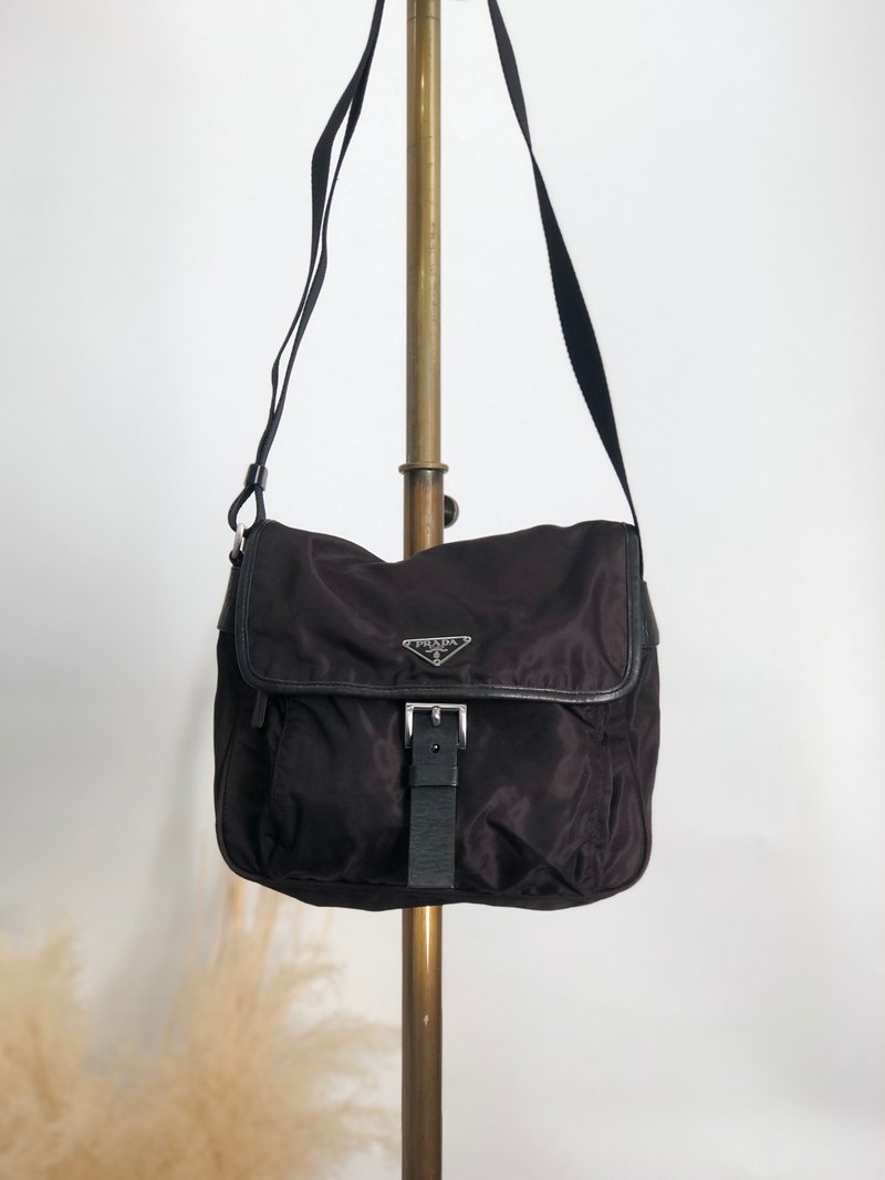 【日本直送，品牌二手包】PRADA单肩包，棕三角logo，正面带扣，尼龙，复古xjrzzy - 侧背包/斜挎包 - 尼龙 咖啡色