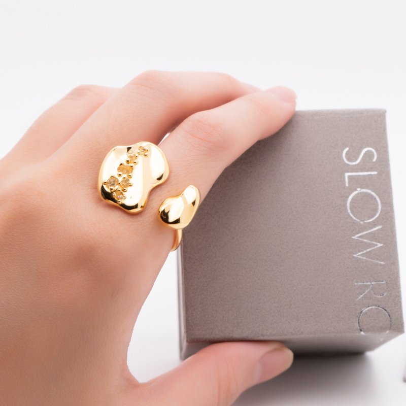 Space Ice - 宇宙冰晶系列 冰晶开口戒-厚镀金 - 戒指 - 铜/黄铜 金色