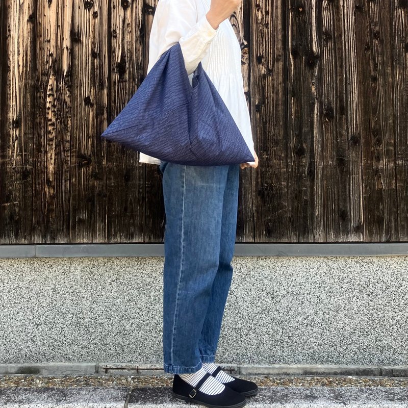 手提包 Azuma 包 Geometric 2025 Navy M / harunohi - 手提包/手提袋 - 棉．麻 蓝色