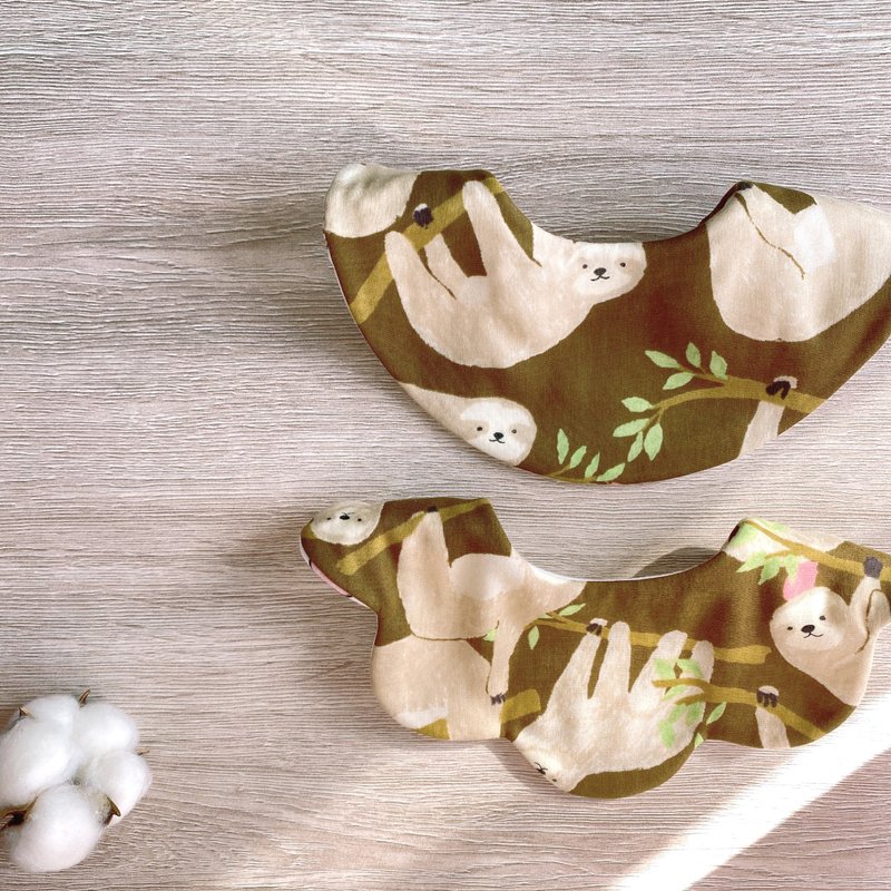 iiidolmama 好慵懒 可爱树懒 围兜兜 口水巾 双面兜 - 满月礼盒 - 棉．麻 