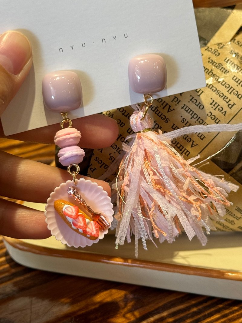 甜点系马卡龙耳环 - 耳环/耳夹 - 陶 粉红色