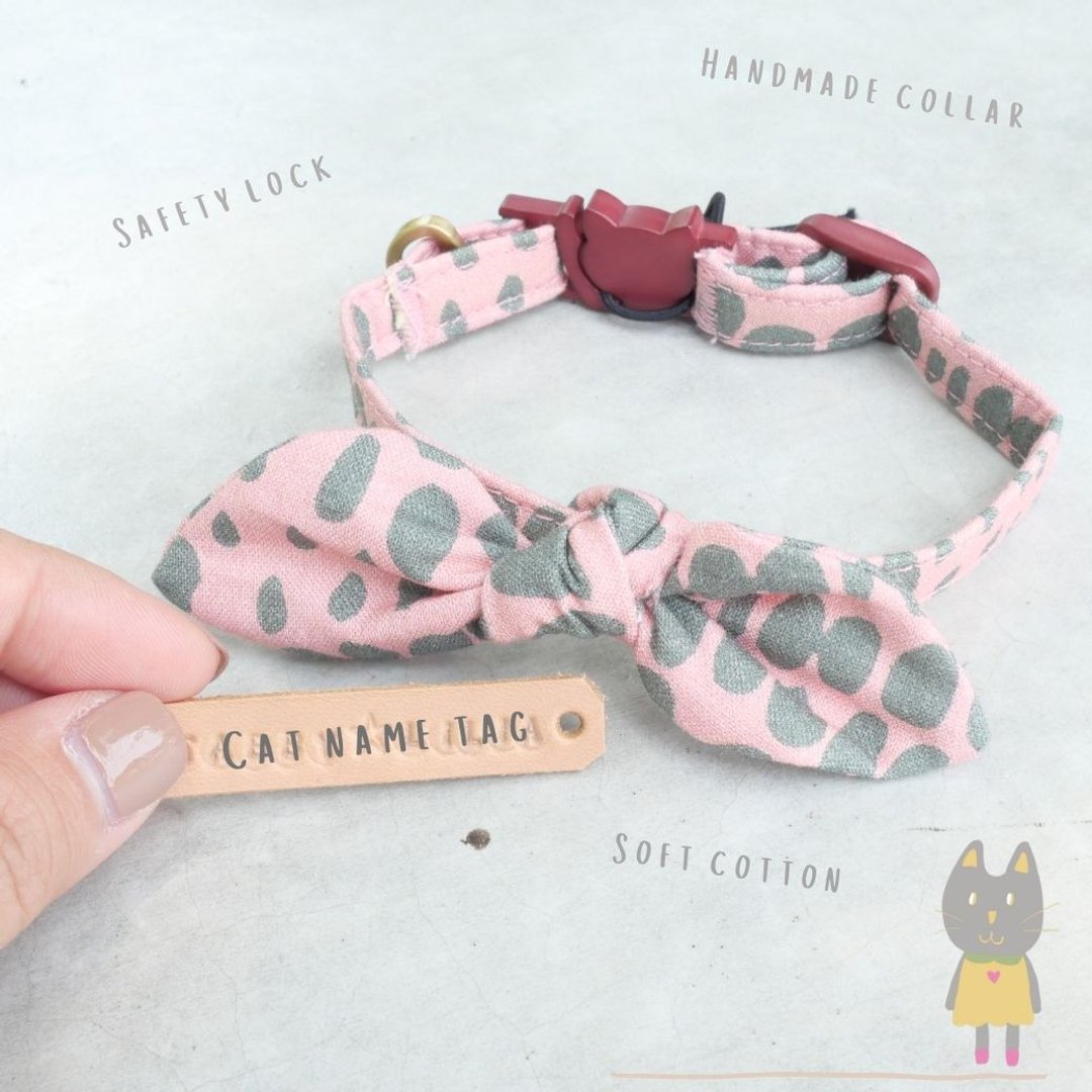 Safety cat collar with bow tie Free leather name tag and small bell. - 项圈/牵绳 - 棉．麻 粉红色