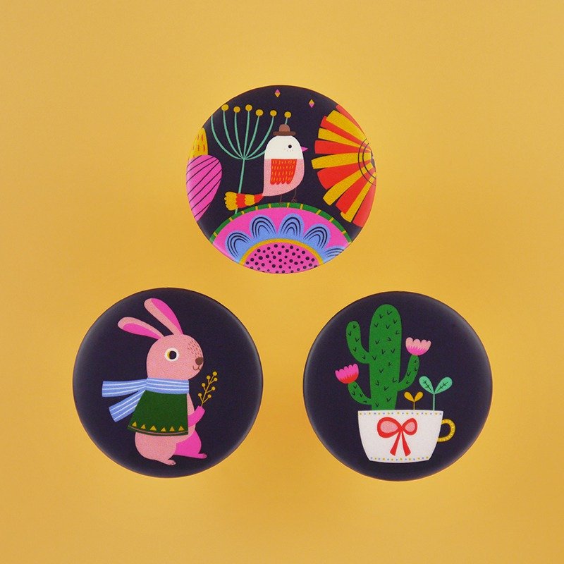 Look At The Beautiful World Around You / 美丽世界 / 磁铁徽章冰箱贴 - 胸针 - 塑料 多色