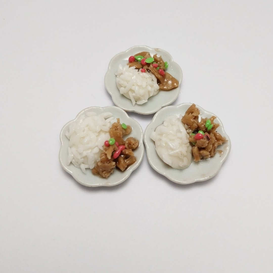 ฺThai Food Stir fried Basil leaf Pork Miniature Dollhouse collectible decorate - 摆饰 - 粘土 白色