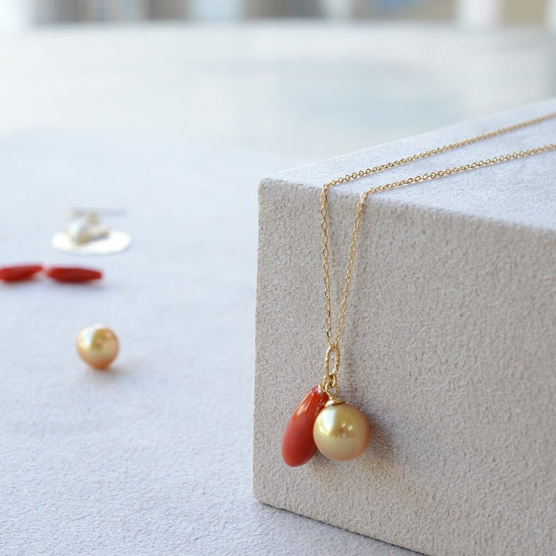 【稀有】K18珍珠项链 红珊瑚 南洋黄金珍珠项链 - 耳环/耳夹 - 宝石 