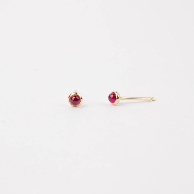 迷你天然红宝石包镶 纯 14K 金耳环 2.5mm - 耳环/耳夹 - 宝石 红色